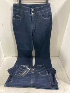 Lot 948  
            Marchington SR13 - Parcel Delivery Only 
                
2 X PAIRS OF SOSANDAR KICK FLARE CONTOUR JEANS -UK SIZES 10R AND 14: LOCATION - B17