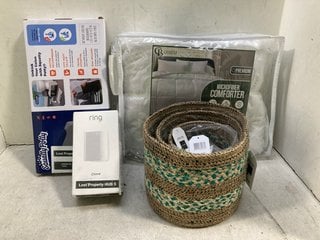 Lot 957  
            Marchington SR13 - Parcel Delivery Only 
                
4 X ASSORTED HOUSEHOLD ITEMS TO INCLUDE SET OF 3 IVY LINE SKALO SEAGRASS PLANTERS...