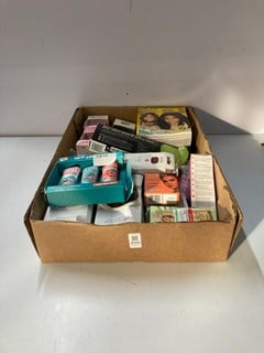 Lot 200  
            Nottingham SR1 - Delivery Only 

                
BOX OF VARIOUS BEAUTY ITEMS INC. SMOOTH APPEAL FACIAL HAIR REMOVAL WAX