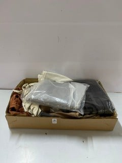 Lot 607  
            Nottingham SR1 - Delivery Only 

                
BOX OF VARIOUS DESIGNER CLOTHING - MULTIPLE SIZES & MULTIPLE COLOURS
