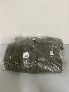 Lot 659  
            Nottingham SR1 - Delivery Only 

                
SUPERDRY RIPSTOP LONGLINE PUFFER JACKET - GREEN - SIZE - UK 18