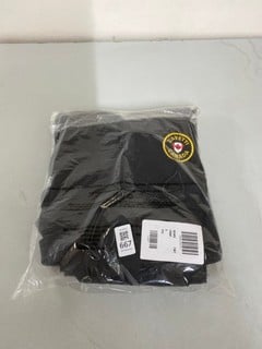 Lot 667  
            Nottingham SR1 - Delivery Only 

                
ZAVETTI CANADA VECHO WOVEN PANTS - JET BLACK - SIZE - UK 6