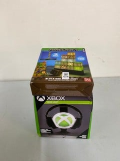 Lot 674  
            Nottingham SR1 - Delivery Only 

                
3 X VARIOUS GAMING ACCESSORIES INC. XBOX LIGHT UP HEADPHONE STAND