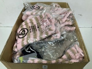 Lot 683  
            Nottingham SR1 - Delivery Only 

                
BOX OF VARIOUS DESIGNER CLOTHING - MULTIPLE SIZES & MULTIPLE COLOURS