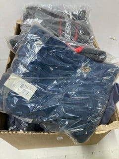 Lot 690  
            Nottingham SR1 - Delivery Only 

                
BOX OF VARIOUS DESIGNER CLOTHING - MULTIPLE SIZES & MULTIPLE COLOURS