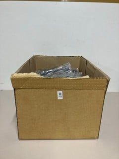 Lot 702  
            Nottingham SR1 - Delivery Only 

                
BOX OF VARIOUS DESIGNER CLOTHING - MULTIPLE SIZES & MULTIPLE COLOURS