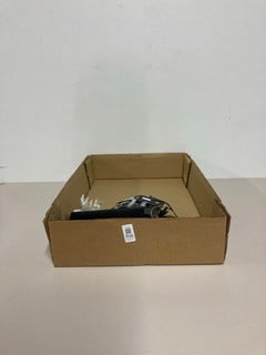 Lot 705  
            Nottingham SR1 - Delivery Only 

                
BOX OF VARIOUS DESIGNER CLOTHING - MULTIPLE SIZES & MULTIPLE COLOURS