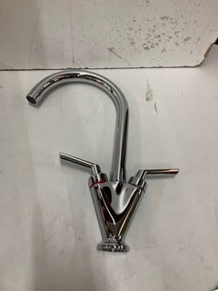 Lot 286  
            Nottingham SR2 - Delivery Only 

                
PLUTO WATER TAP