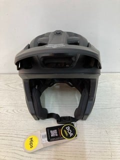 Lot 34  
            Nottingham SR2 - Delivery Only 

                
DROP FRAME PRO RUNN HELMET ORIGINAL RRP: £149.99