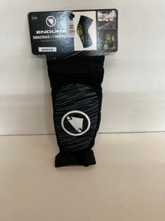 Lot 399  
            Nottingham SR2 - Delivery Only 

                
ENDURA SINGLETRACK LITE KNEE PADS II UK SIZE: S-M