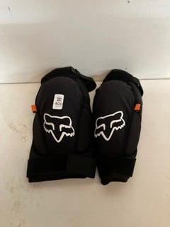 Lot 400  
            Nottingham SR2 - Delivery Only 

                
ENDURO KNEE PADS UK SIZE: M