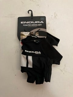Lot 422  
            Nottingham SR2 - Delivery Only 

                
QTY OF ENDURA FINGERLESS GLOVES