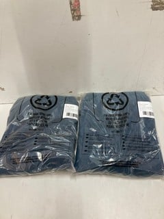 Lot 465  
            Nottingham SR2 - Delivery Only 

                
2 X BDG JEANS BLUE FLEECE CRST MK UK SIZE: S ORIGINAL RRP: £49.00 EACH