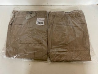 Lot 502  
            Nottingham SR2 - Delivery Only 

                
2 X WX BEIGE RIPSTOP CAR SIZE : SIZE : L ORIGINAL RRP £75.00