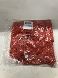Lot 587  
            Nottingham SR2 - Delivery Only 

                
HEATHER RUFFLE CASCA UK SIZE : 14 ORIGINAL RRP: £118.00