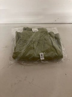 Lot 603  
            Nottingham SR2 - Delivery Only 

                
SWEET TALK CHINO UK SIZE SIZE : 0 ORIGINAL RRP £118.00