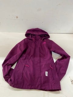Lot 660  
            Nottingham SR2 - Delivery Only 

                
WOMENS NORTH FACE COAT SIZE XS