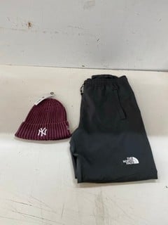 Lot 661  
            Nottingham SR2 - Delivery Only 

                
NEW ERA BEANIE CAP & NORTH FACE WIND TRACK PANT SIZE MEDIUM REGULAR