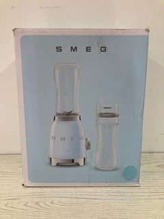Lot 8  
            Nottingham SR2 - Delivery Only 

                
SMEG RETRO BLENDER ORIGINAL RRP: £109