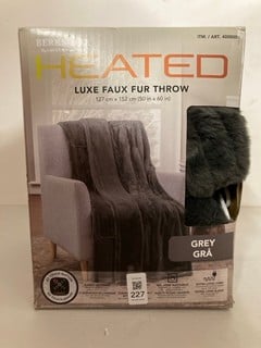 Lot 227  
            Nottingham SR3 - Delivery Only 

                
BERKSHIRE HEATED LUXE FAUX FUR THROW OVER