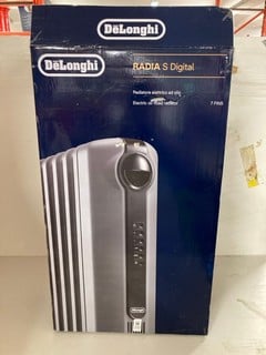 Lot 233  
            Nottingham SR3 - Delivery Only 

                
DELONGHI RADIA S DIGITAL ELECTRIC OIL FILLED RADIATOR