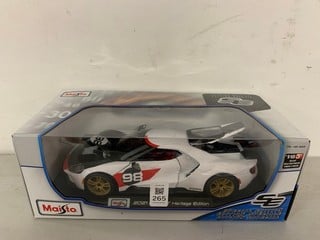 Lot 265  
            Nottingham SR3 - Delivery Only 

                
MAISTO SPECIAL EDITION FORD GT HERITAGE EDITION