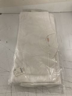 Lot 398  
            Nottingham SR3 - Delivery Only 

                
PHOEBE PULLOVER IN WHITE SIZE: S ORIGINAL RRP:£158