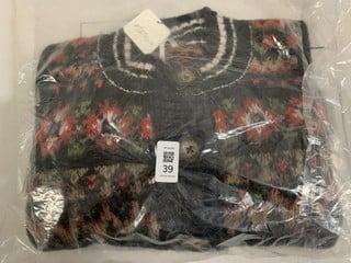 Lot 39  
            Nottingham SR3 - Delivery Only 

                
WOMENS DESIGNER MILLE CARDIGAN XS (GREY) ORIGINAL RRP:£188