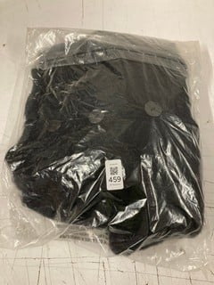 Lot 459  
            Nottingham SR3 - Delivery Only 

                
WILLOW CARDI IN BLACK SIZE: M ORIGINAL RRP:£140