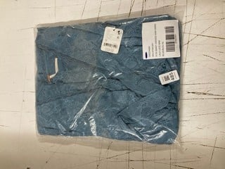 Lot 485  
            Nottingham SR3 - Delivery Only 

                
LALA LACE MINI DRESS SIZE: XL ORIGINAL RRP:£118