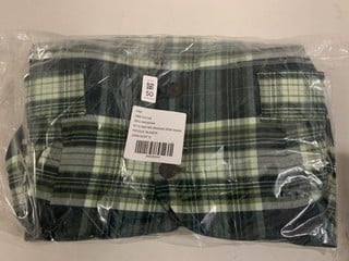 Lot 50  
            Nottingham SR3 - Delivery Only 

                
REGGIE BLAZER S (GREEN) ORIGINAL RRP:£168