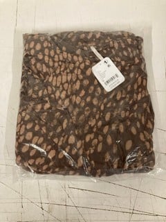 Lot 537  
            Nottingham SR3 - Delivery Only 

                
KATANA MINI DRESS SIZE: M ORIGINAL RRP:£118