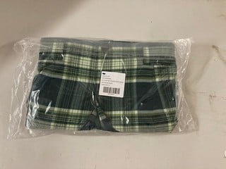 Lot 603  
            Nottingham SR3 - Delivery Only 

                
REGGIE BLAZER SIZE: S ORIGINAL RRP:£168