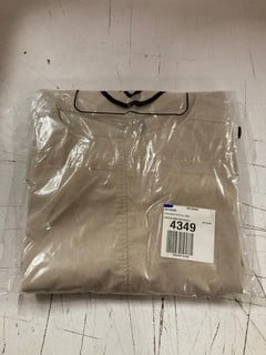 Lot 641  
            Nottingham SR3 - Delivery Only 

                
SAWYER MINI DRESS IN IVORY SIZE: S ORIGINAL RRP:£140