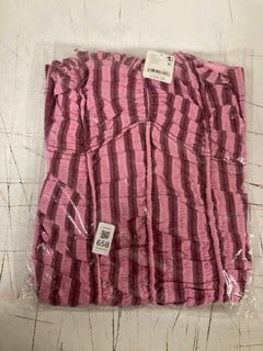 Lot 658  
            Nottingham SR3 - Delivery Only 

                
SUREFIRE MINI DRESS IN PINK SIZE: L ORIGINAL RRP:£118