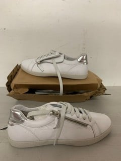 Lot 766  
            Nottingham SR3 - Delivery Only 

                
BAMBI WHITE TRAINERS UK SIZE: 8
