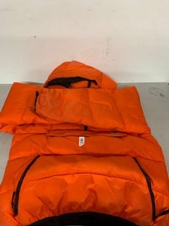 Lot 773  
            Nottingham SR3 - Delivery Only 

                
CARHARTT ORANGE JACKET SIZE:M