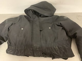 Lot 774  
            Nottingham SR3 - Delivery Only 

                
VERO MONDA BLACK JACKET SIZE: L