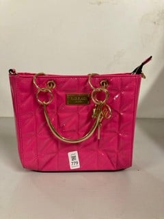 Lot 779  
            Nottingham SR3 - Delivery Only 

                
PINK RIVER ISLAND HANDBAG