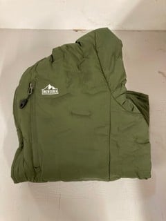 Lot 780  
            Nottingham SR3 - Delivery Only 

                
SNOWDONIA  COAT SIZE: XL