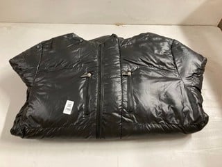 Lot 786  
            Nottingham SR3 - Delivery Only 

                
BLACK PUFFER JACKET SIZE: L