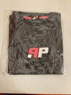 Lot 797  
            Nottingham SR3 - Delivery Only 

                
AP BLACK T-SHIRT SIZE: S
