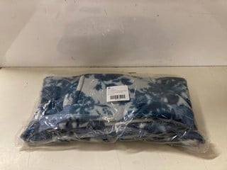 Lot 809  
            Nottingham SR3 - Delivery Only 

                
WITH LOVE SWEATSHIRT IN BLUE SIZE: S ORIGINAL RRP:£118