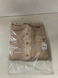 Lot 824  
            Nottingham SR3 - Delivery Only 

                
ONE SCOUT JACKET IN SAND/SABLE SIZE: M ORIGINAL RRP:£118