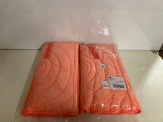 Lot 909  
            Nottingham SR3 - Delivery Only 

                
2 X MOVEMENT GIFT SACKS IN ROSE/TYRIE ORIGINAL RRP:$78.00 EACH