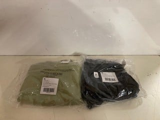 Lot 927  
            Nottingham SR3 - Delivery Only 

                
2 X ITEMS TO INCLUDE STAR SIGN VELVET TROUSERS IN BLACK SIZE: XS ORIGINAL RRP:£88.00