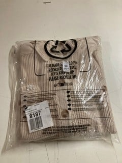 Lot 954  
            Nottingham SR3 - Delivery Only 

                
ONE SCOUT JACKET IN SAND SIZE: M ORIGINAL RRP:£118.00