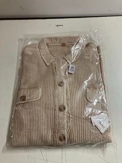 Lot 956  
            Nottingham SR3 - Delivery Only 

                
ONE SCOUT JACKET IN SAND SIZE: L ORIGINAL RRP:£118.00