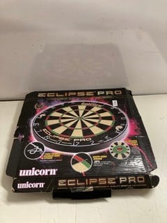 Lot 985  
            Nottingham SR3 - Delivery Only 

                
UNICORN ECLIPSE PRO DART BOARD