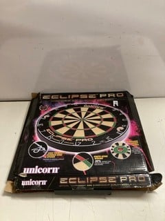 Lot 986  
            Nottingham SR3 - Delivery Only 

                
UNICORN ECLIPSE PRO DART BOARD